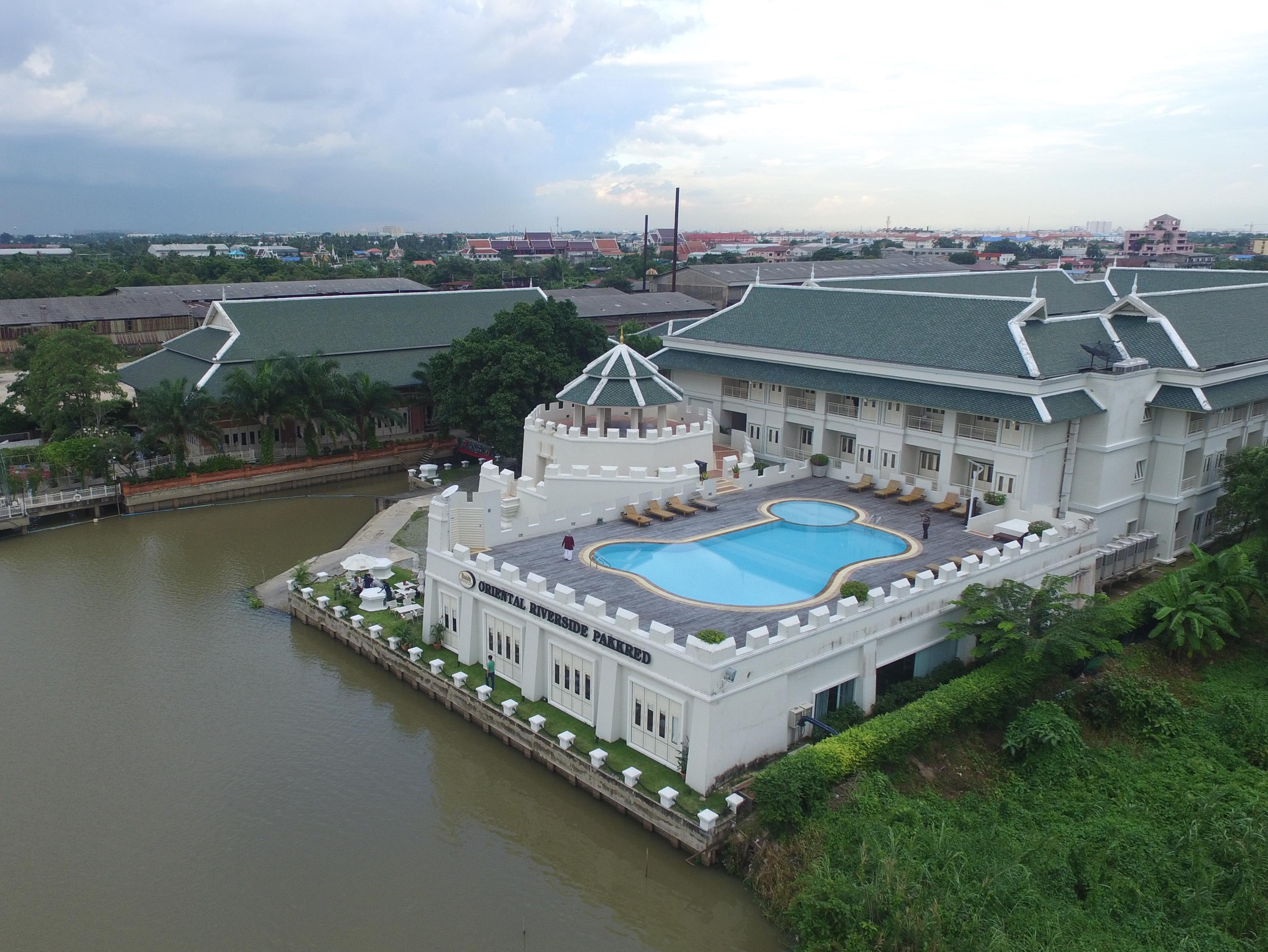 Kalanan Riverside Resort Нонтхабури Экстерьер фото